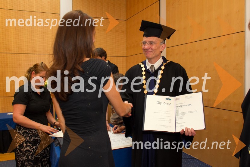 dr. Tina Klenovšek, Fakulteta za naravoslovje in matematiko, Univerza v Mariboru; prof. dr.  Danijel Rebolj, rektor Univerze v MariboruPromocija doktorjev znanosti UM, junij 2014