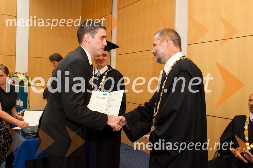 dr. Dragan Kusić, Fakulteta za elektrotehniko, računalništvo in informatiko, Univerza v Mariboru; prof. dr. Borut  Žalik, dekan, Fakulteta za elektrotehniko, računalništvo in informatiko, Univerza v MariboruPromocija doktorjev znanosti UM, junij 2014