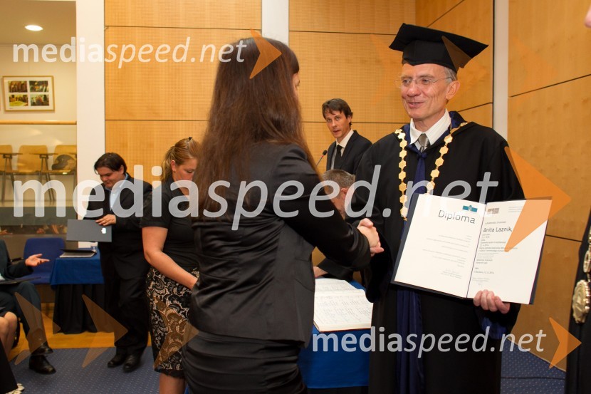 dr. Anita Laznik, Filozofska fakulteta, Univerza v Mariboru; prof. dr.  Danijel Rebolj, rektor Univerze v MariboruPromocija doktorjev znanosti UM, junij 2014