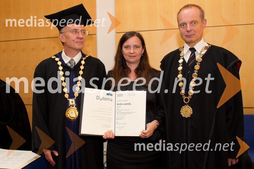 prof. dr.  Danijel Rebolj, rektor Univerze v Mariboru; dr. Anita Laznik, Filozofska fakulteta, Univerza v Mariboru; prof. dr. Marko Jesenšek, dekan, Filozofska fakulteta, Univerza v MariboruPromocija doktorjev znanosti UM, junij 2014