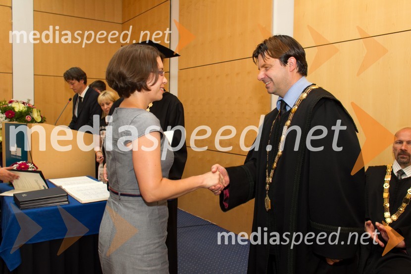 dr. Urška Sevšek, Fakulteta za kemijo in kemijsko tehnologijo, Univerza v Mariboru; prof. dr.  Peter  Krajnc, Fakulteta za kemijo in kemijsko tehnologijo, Univerza v MariboruPromocija doktorjev znanosti UM, junij 2014