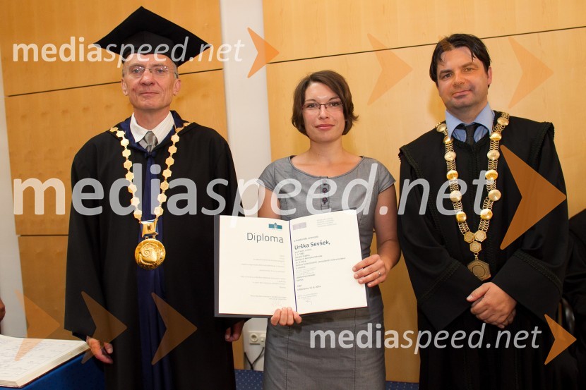 prof. dr.  Danijel Rebolj, rektor Univerze v Mariboru; dr. Urška Sevšek, Fakulteta za kemijo in kemijsko tehnologijo, Univerza v Mariboru; prof. dr.  Peter  Krajnc, Fakulteta za kemijo in kemijsko tehnologijo, Univerza v MariboruPromocija doktorjev znanosti UM, junij 2014