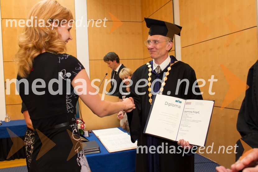 dr. Jasmina Filipič, Fakulteta za strojništvo, Univerza v Mariboru; prof. dr.  Danijel Rebolj, rektor Univerze v MariboruPromocija doktorjev znanosti UM, junij 2014