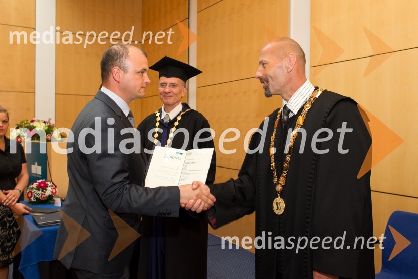 dr. Mitja Krajnc, Fakulteta za strojništvo, Univerza v Mariboru; prof. dr. Niko Samec, dekan, Fakulteta za strojništvo, Univerza v MariboruPromocija doktorjev znanosti UM, junij 2014