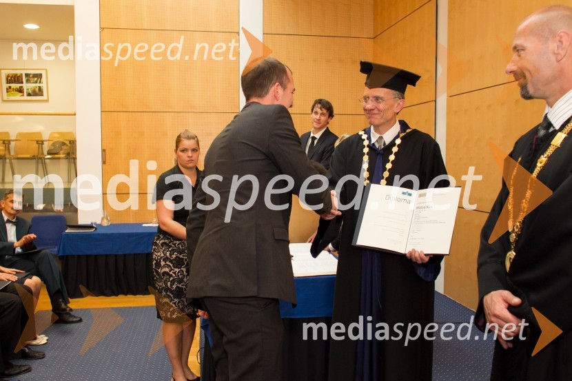 dr. Matija Kos, Fakulteta za strojništvo, Univerza v Mariboru; prof. dr.  Danijel Rebolj, rektor Univerze v MariboruPromocija doktorjev znanosti UM, junij 2014