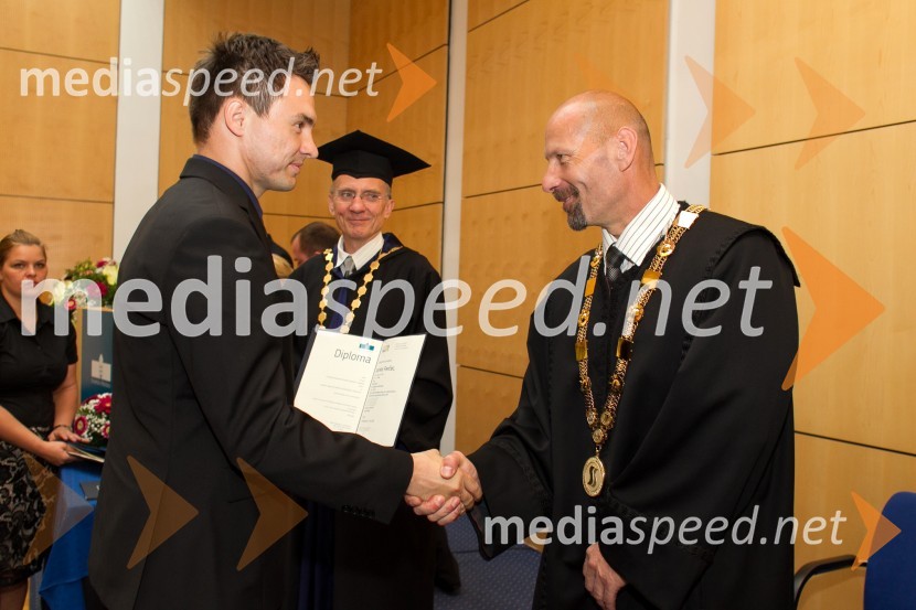dr. Janko Ferčec, Fakulteta za strojništvo, Univerza v Mariboru; prof. dr. Niko Samec, dekan, Fakulteta za strojništvo, Univerza v MariboruPromocija doktorjev znanosti UM, junij 2014
