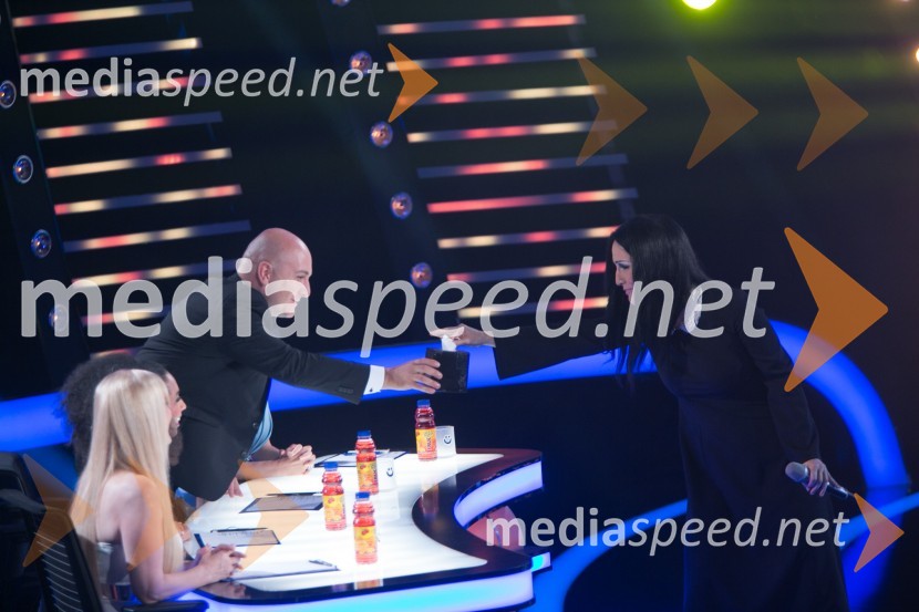  Boštjan Gombač, glasbenik;  Eva  Hren, pevkaZnan obraz ima svoj glas, zadnja oddaja