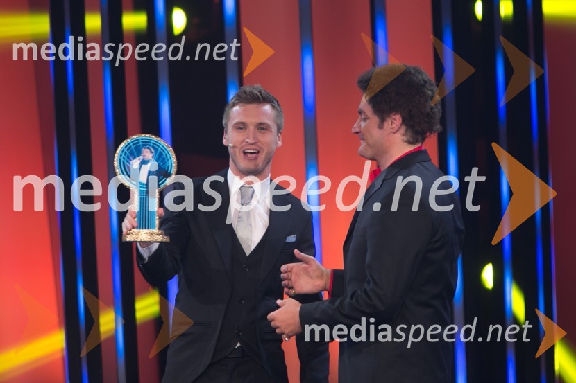  Denis Avdić, voditelj;  Vlado  Pilja, glasbenikZnan obraz ima svoj glas, zadnja oddaja