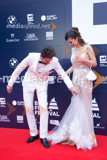 Danijel Utješanović, izvršni direktor Bled Film Festival;  Iris Mulej, manekenkaBled film festival, otvoritvena slovesnost