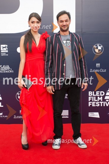  Zala Đurić Ribič, pevka, igralka;  Slobodan Maksimović, režiserBled film festival, otvoritvena slovesnost