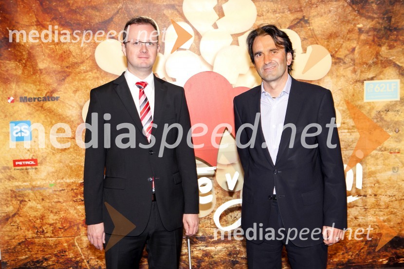  Jernej Štesl, strokovni sodelovec zavarovalnice Adriatic Slovenica;  Boštjan Jenko, direktor marketing Adriatic SlovenicaMuzikal Cvetje v jeseni, novinarska konferenca