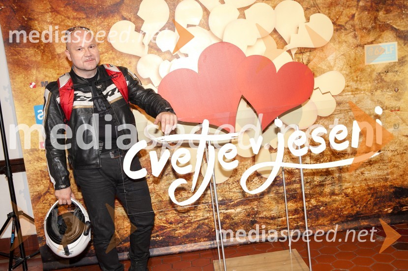  Gašper Vovk, grafični oblikovalecMuzikal Cvetje v jeseni, novinarska konferenca