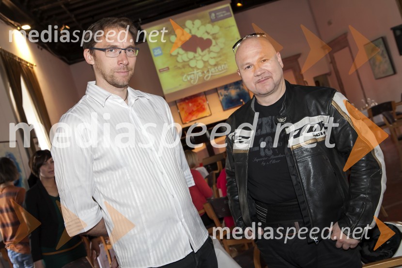  Gorazd Slak, izvršni producent muzikala Cvetje v jeseni;  Gašper Vovk, grafični oblikovalecMuzikal Cvetje v jeseni, novinarska konferenca