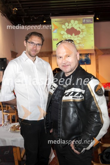  Gorazd Slak, izvršni producent muzikala Cvetje v jeseni;  Gašper Vovk, grafični oblikovalecMuzikal Cvetje v jeseni, novinarska konferenca