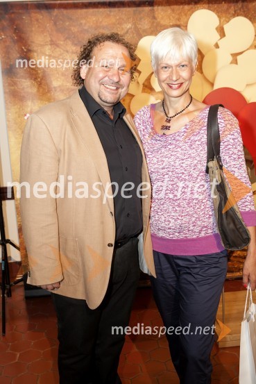  Darko  Brlek, direktor, Festival Ljubljana;  Barbra Drnač, novinarkaMuzikal Cvetje v jeseni, novinarska konferenca