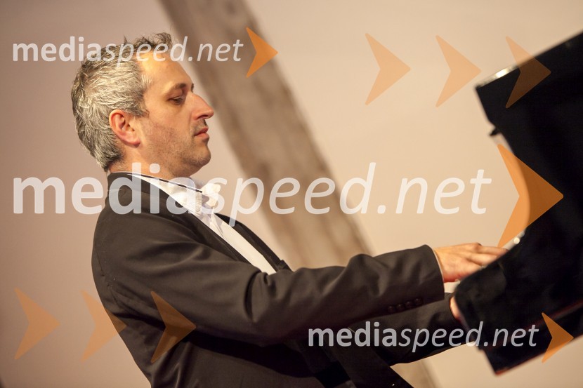  Boštjan Grabnar, glasbaMuzikal Cvetje v jeseni, novinarska konferenca