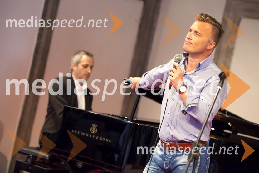  Matjaž Robavs, pevecMuzikal Cvetje v jeseni, novinarska konferenca