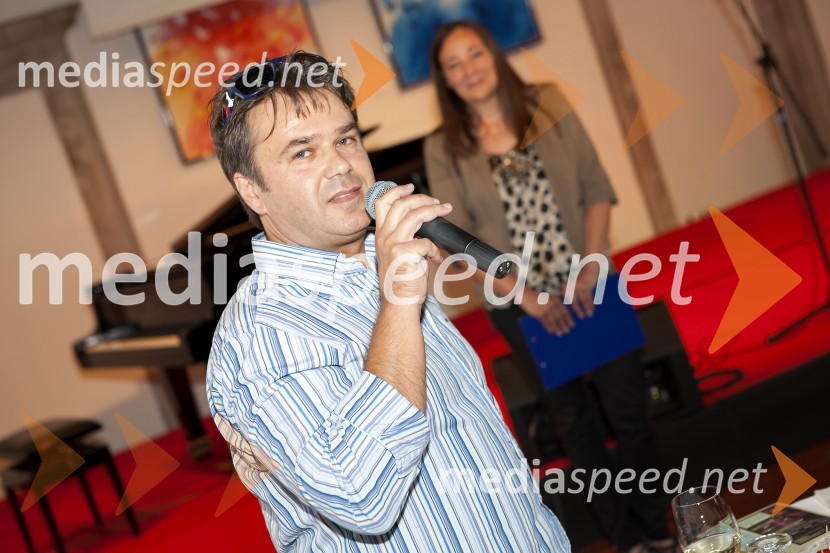  Matjaž Vlašič, glasbenikMuzikal Cvetje v jeseni, novinarska konferenca