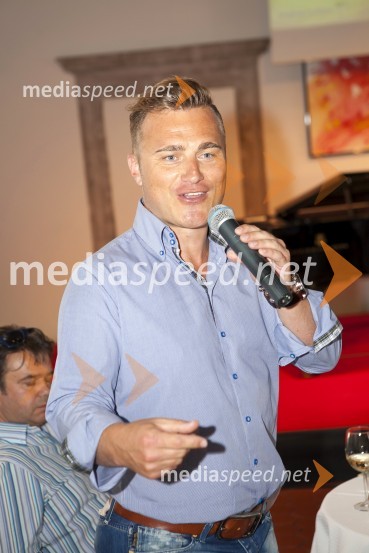  Matjaž Robavs, pevecMuzikal Cvetje v jeseni, novinarska konferenca