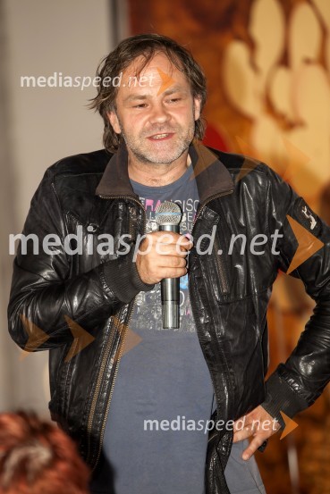  Jure Ivanušič, dramski igralec in glasbenikMuzikal Cvetje v jeseni, novinarska konferenca