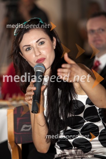  Maja Martina Merljak, igralkaMuzikal Cvetje v jeseni, novinarska konferenca