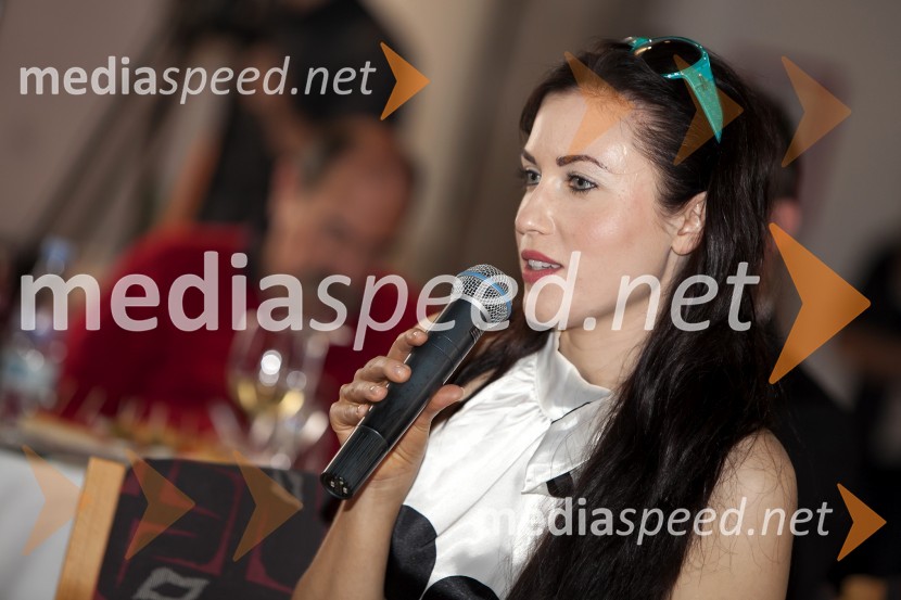  Maja Martina Merljak, igralkaMuzikal Cvetje v jeseni, novinarska konferenca