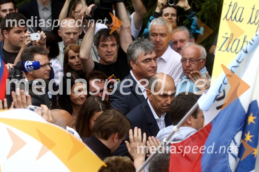 dr. Milan Zver, evropski poslanec;  Janez Janša, predsednik SDS;  ... Janez Janša, odhod v zapor na Dob
