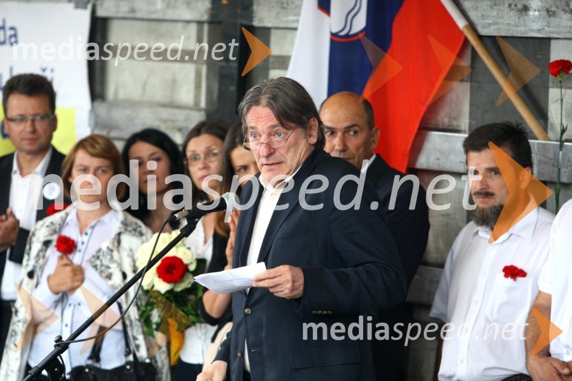  Vasko Simoniti, nekdanji minister za kulturoJanez Janša, odhod v zapor na Dob