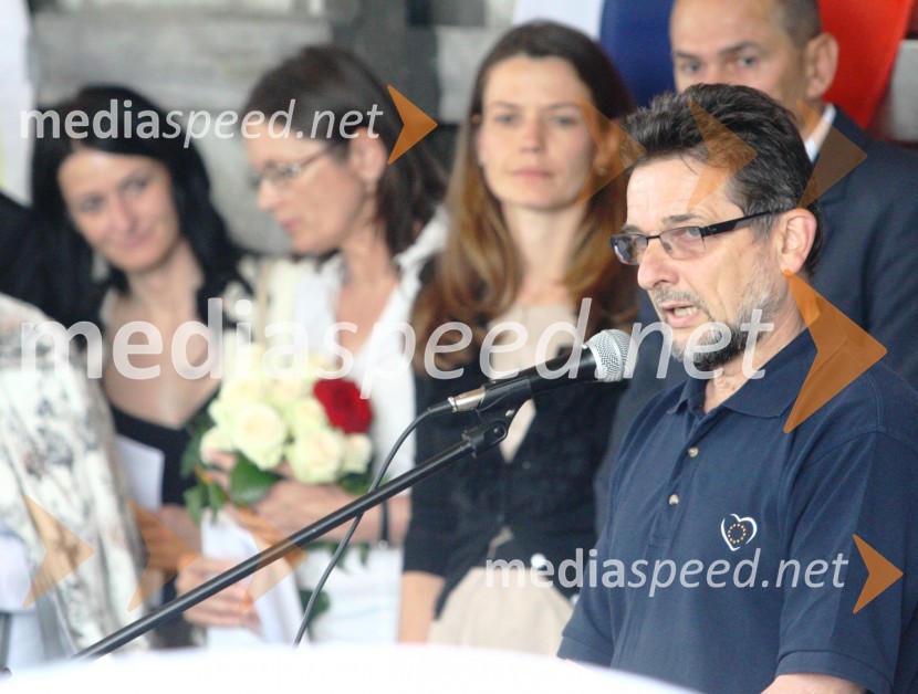 dr. Ivan Štuhec, teologJanez Janša, odhod v zapor na Dob