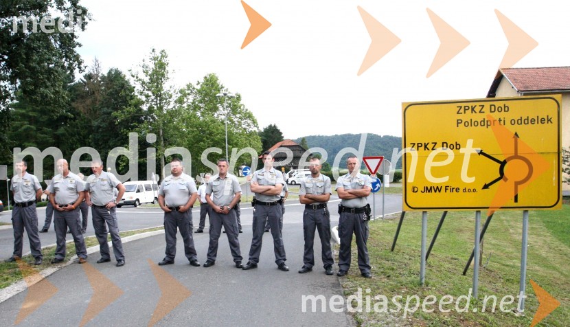 Janez Janša, odhod v zapor na Dob