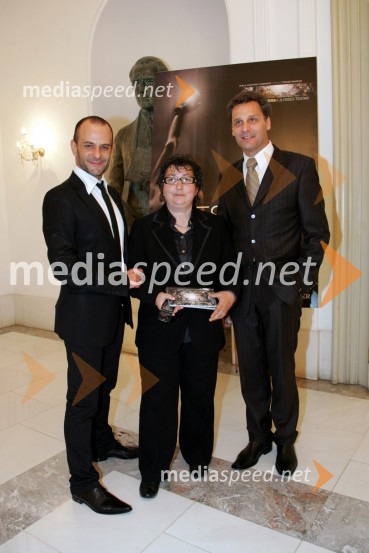 Tomaž Pandur, režiser, Dragica Petrovič, producentka in Danilo Rošker, direktor SNG MariborTesla Electric Company, predstava Pandur Theaters v SNG Maribor