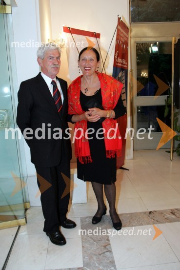 Branko Bezjak, direktor podjetja Swaty in prof. Dunja Bezjak, članica ženskega društva S.I.L.A.Tesla Electric Company, predstava Pandur Theaters v SNG Maribor