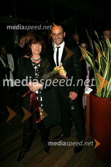 Tomaž Pandur, režiser z mamo AlbinoTesla Electric Company, predstava Pandur Theaters v SNG Maribor