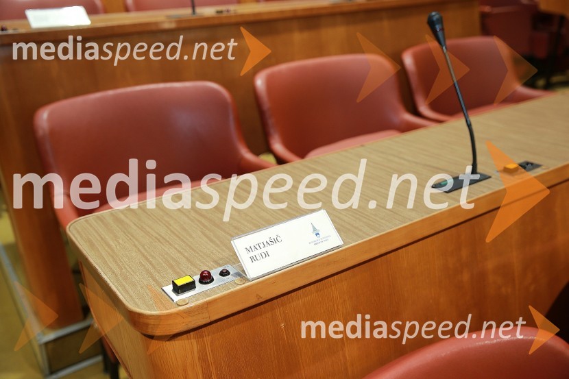 Rudi Matjasic, sedez v DS, ki ga je pred njim zasedal Franc KanglerDržavni svet Republike Slovenije, prostoriDržavni svet Republike Slovenije, prostori