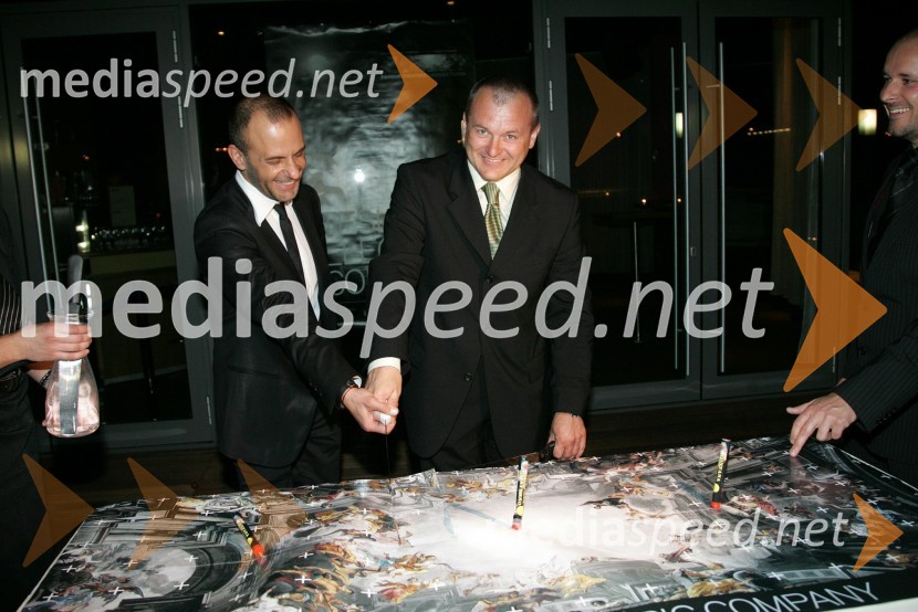 Tomaž Pandur, režiser in Franc Kangler, župan MariboraTesla Electric Company, predstava Pandur Theaters v SNG Maribor