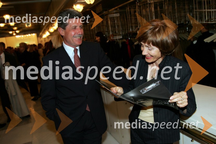 Drago Cotar, predsednik uprave Zavarovalnice Maribor in z ženo SonjoTesla Electric Company, predstava Pandur Theaters v SNG Maribor