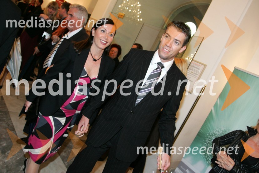 Matej Boltauzer, direktor radia Postaja Center z ženo SabinoTesla Electric Company, predstava Pandur Theaters v SNG Maribor