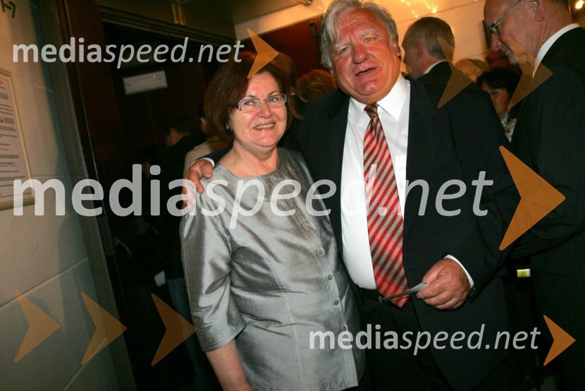 Tone Partljič, pisatelj s soprogo MilkoTesla Electric Company, predstava Pandur Theaters v SNG Maribor