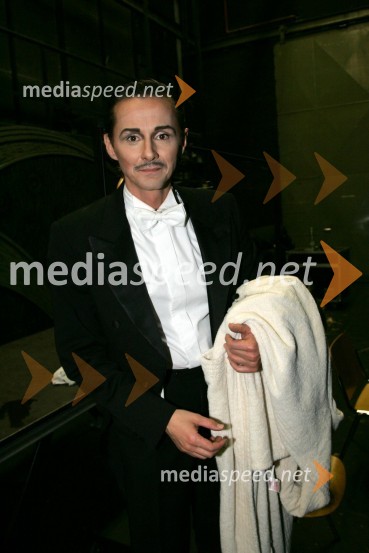 Livio Badurina, igralecTesla Electric Company, predstava Pandur Theaters v SNG Maribor