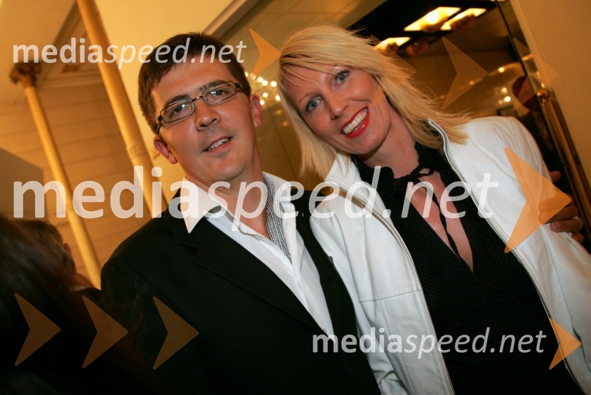 Božidar Novak, partner in svetovalec v komunikacijski skupini SPEM ter njegova soproga Barbara NovakTesla Electric Company, predstava Pandur Theaters v SNG Maribor