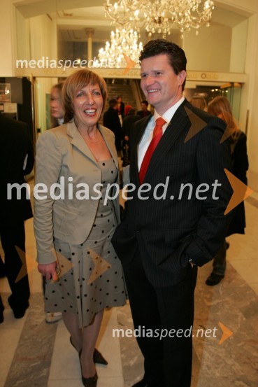 Vika Potočnik, nekdanja županja Ljubljane in Marko Kolbl, lastnik radia CenterTesla Electric Company, predstava Pandur Theaters v SNG Maribor