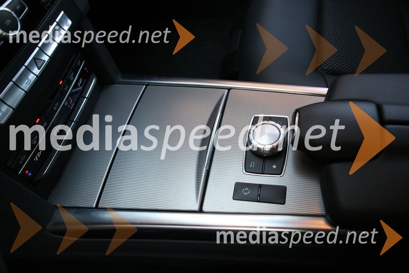 Mercedes-Benz E 300 Bluetec Hybrid, vrtljivi gumb za upravljanje nastavitevMercedes-Benz E 300 Bluetec Hybrid, mediaspeed test