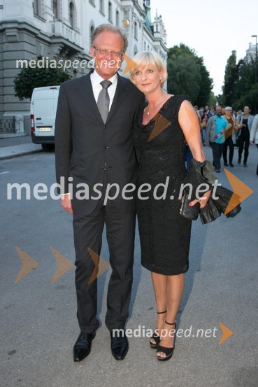  Janez  Škrabec, direktor Riko d.o.o.;  Sonja Poljanšek Škrabec, lastnica Welness centra Sunny62. Ljubljana Festival, otvoritev s Carmino Burano