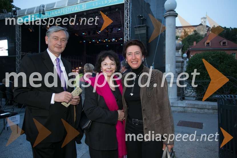  Danilo Türk, nekdanji predsednik Republike Slovenije;  Barbara Miklič Türk;  Anunciada Fernández de Córdova, veleposlanica Španije v Sloveniji62. Ljubljana Festival, otvoritev s Carmino Burano