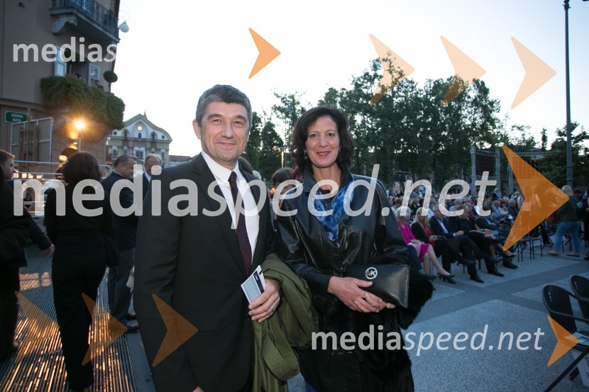  Aleksander Batič, izvršni direktor NKBM za področje poslovne mreže;  Julijana Batič62. Ljubljana Festival, otvoritev s Carmino Burano