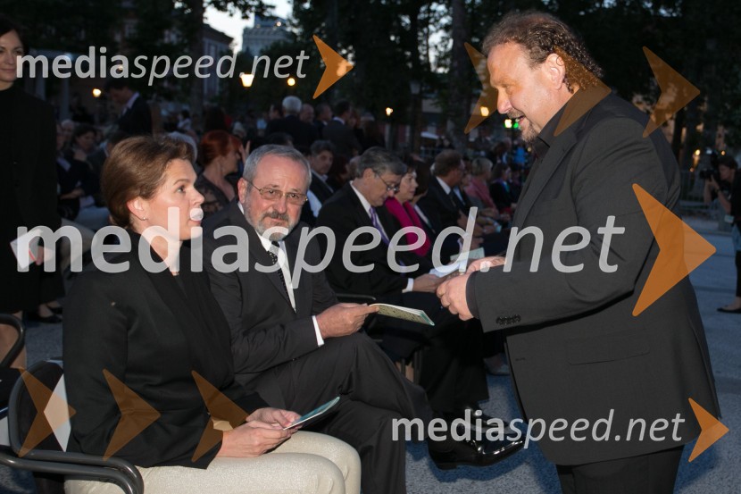 mag. Alenka Bratušek, predsednica vlade Republike Slovenije;  Ivica  Šarić, minister za kulturo in šport kantona Sarajevo;  Darko  Brlek, direktor, Festival Ljubljana62. Ljubljana Festival, otvoritev s Carmino Burano