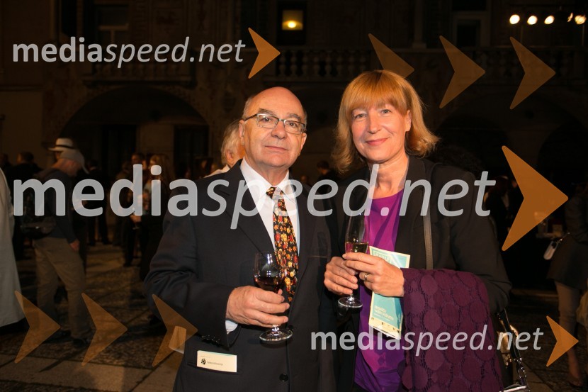  Mitja Rotovnik, direktor Cankarjevega doma;  Mojca Menart, vodja založništva na RTV SLO62. Ljubljana Festival, otvoritev s Carmino Burano