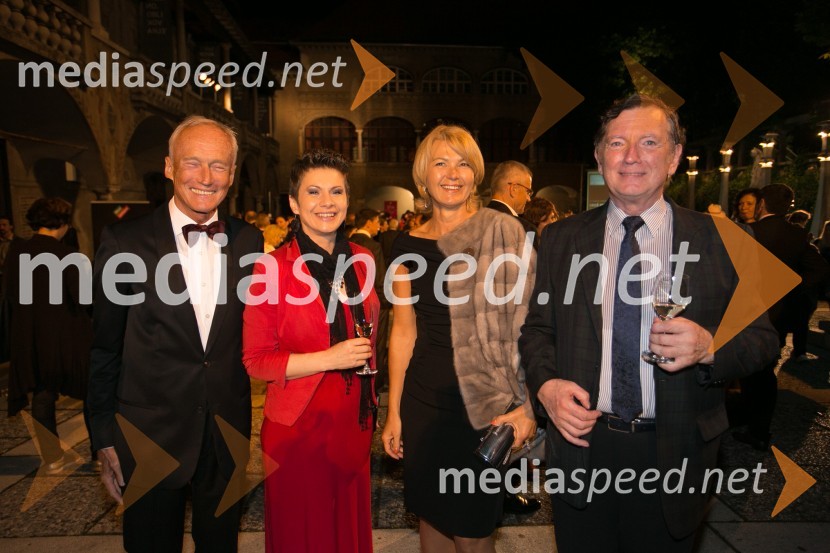  Janez  Pergar, prokurist NP Consulting;  Aida Čorbadžić, operna pevka;  Nevenka Črešnar Pergar, lastnica in direktorica podjetja NP Consulting;  Uroš Lajovic, dirigent62. Ljubljana Festival, otvoritev s Carmino Burano