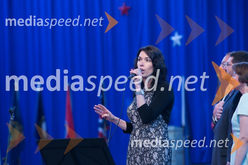  Sandra Rihter, pevkaSprejem ob ameriškem dnevu neodvisnosti