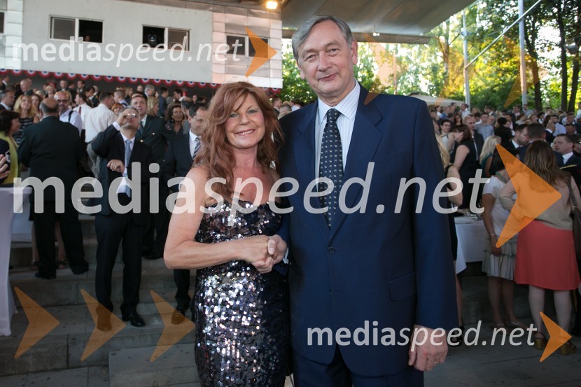  Darja Kuhar Kotnik, soustanoviteljica in podpredsednica Društva za zdravje naroda;  Danilo Türk, nekdanji predsednik Republike SlovenijeSprejem ob ameriškem dnevu neodvisnosti